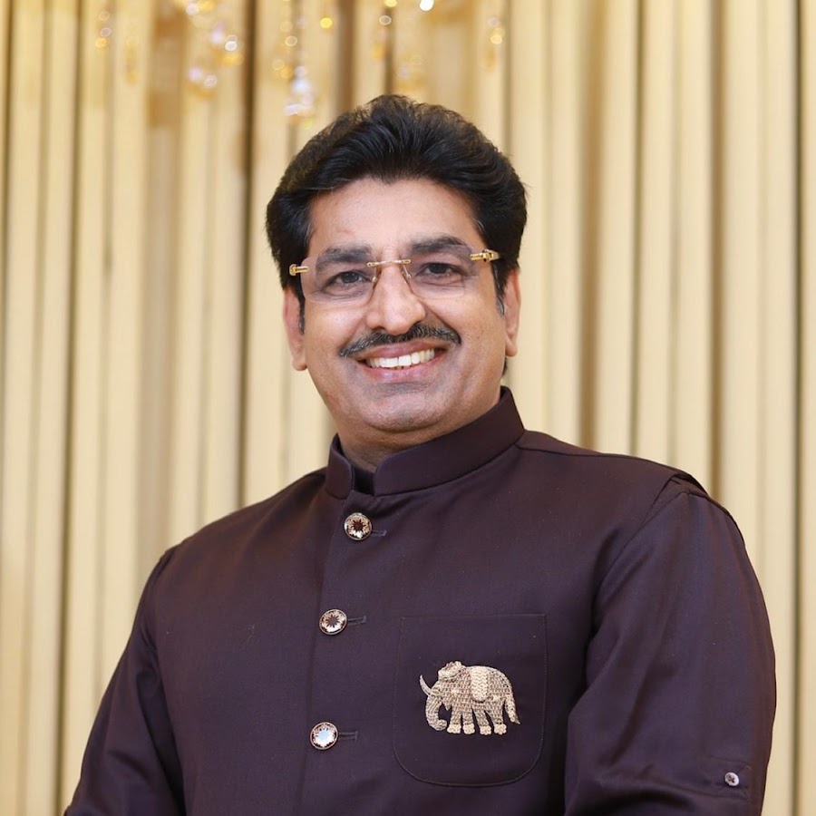 Vasant Raval- gayatri jyotish karyalay