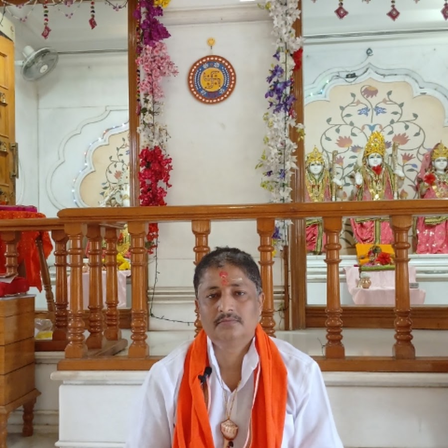 Krishnaji Maharaj -Jyotishi,vastu visheshgya President-jyotish Sanstha -sahi tya Alankar